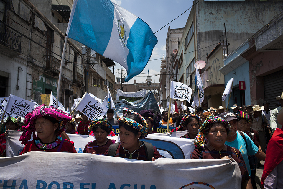 foto de campesinos en protesta por el agua