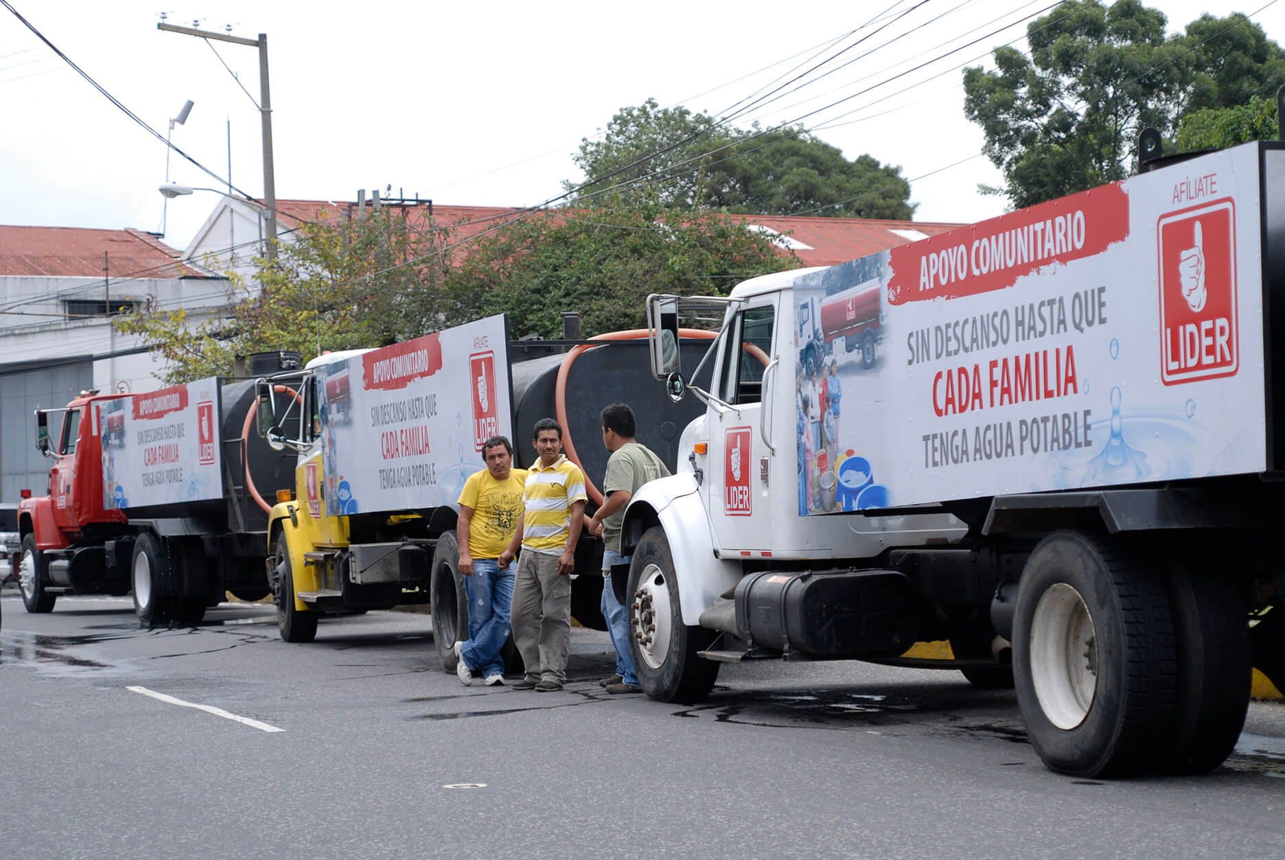 foto camion en campaña electoral