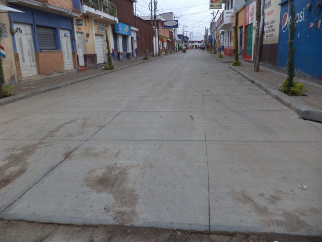 Así luce hoy la calle pavimentada en el Barrio La Federal, Jutiapa. Foto: Rubén Darío Godoy