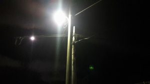La instalación de cinco postes tuvo un costo de Q54 mil. Foto: Julissa Muñoz