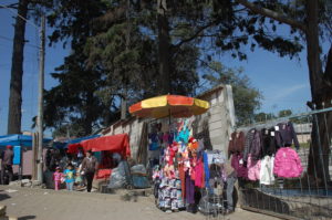 Las ventas se han extendido sin control en las calles de Quetzaltenango. (Foto: ojoconmipisto)