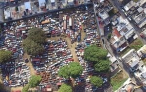 La municipalidad de Mixco anunció una subasta pública de los vehículos que se encuentran retenidos en el predio municipal. (Foto: Publinews)