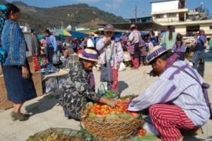 Según el alcalde, es importante contar con un mercado en el que las ventas estén a la vista y haya mejores condiciones.