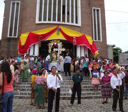 Patulul erogó Q20 mil en un grupo de marimba para la cofradía Santa María Magdalena, encargada de organizar actividades de la feria patronal local. / Foto: Blog de Patulul Tradiciones.