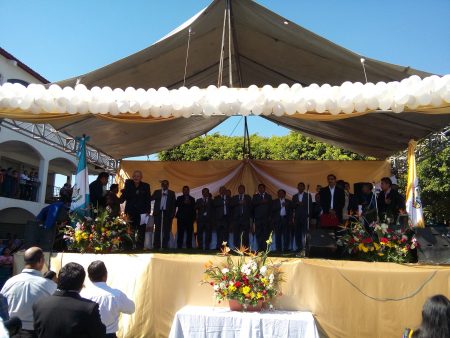 Toma de posesión del concejo municipal de Uspantán, enero 2016. Foto: Facebook.