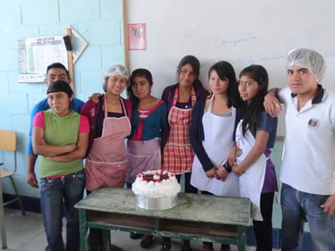 Los líderes juveniles fueron becados por la alcaldía y organizaciones sociales. Foto: Selvin Ramos