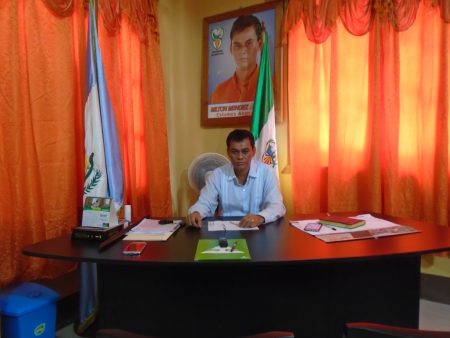 Milton Méndez, alcalde de San Andrés, Petén. Foto: Ginger Sánchez
