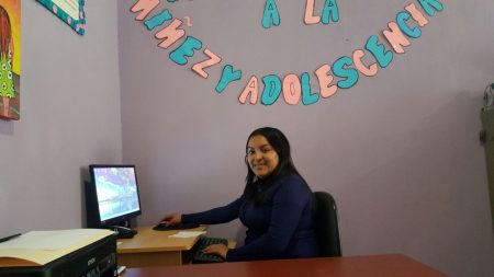 Blanca Andrade dirige la Oficina de la Niñez y Adolescencia de la comuna de San Mateo. Foto: Elizabeth Ordóñez