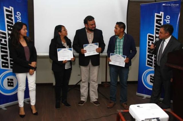 Oswaldo Ical, tercero de izquierda a derecha, obtuvo el segundo lugar. Foto: Facebook. Oswaldo Ical, tercero de izquierda a derecha, obtuvo el segundo lugar. Foto: Facebook.