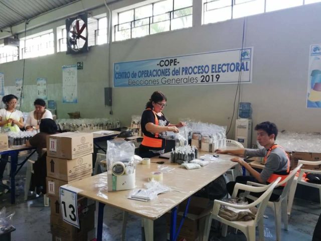 La papeleta para alcaldes es color rosado y unicamente contienen el símbolo del partido y el nombre del candidato (Foto: TSE).