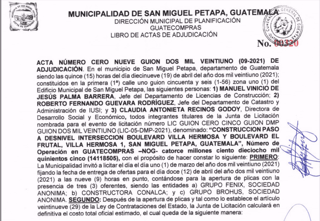 Una de tantas actas donde Claudia Antonieta Recinos Godoy aparece como directora de Desarrollo Social y Económico de la municipalidad de San Miguel Petapa.