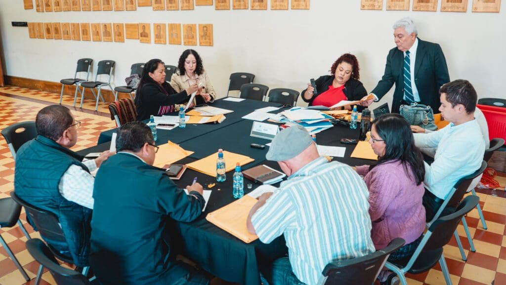 Retraso en elección de gobernadores dificulta la ejecución de proyectos locales