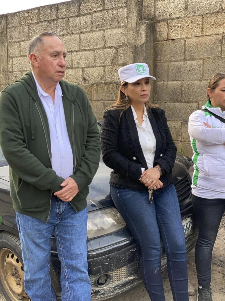 Durante la pasada campaña electoral Armando Paniagua se hizo acompañar de su exesposa Delia Karina Rivera, en reiteradas ocasiones negaron su separación, según el denunciante Delia Karina habría recibido parte del dinero en cuestión.