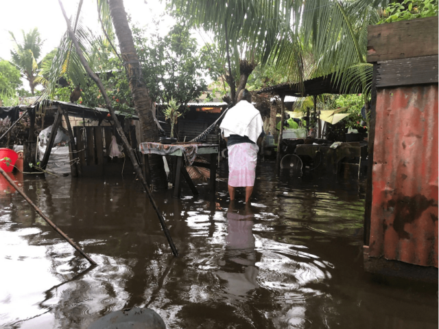 Al menos 16 departamentos sufren deslizamientos de tierra, crecidas repentinas de ríos e inundaciones, según reportes de la Conred.