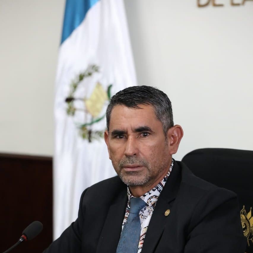 El presidente de la comisión, Esduin Javier, mencionó que “no debió darle la palabra” a representantes del Minfin. Foto: Congreso.