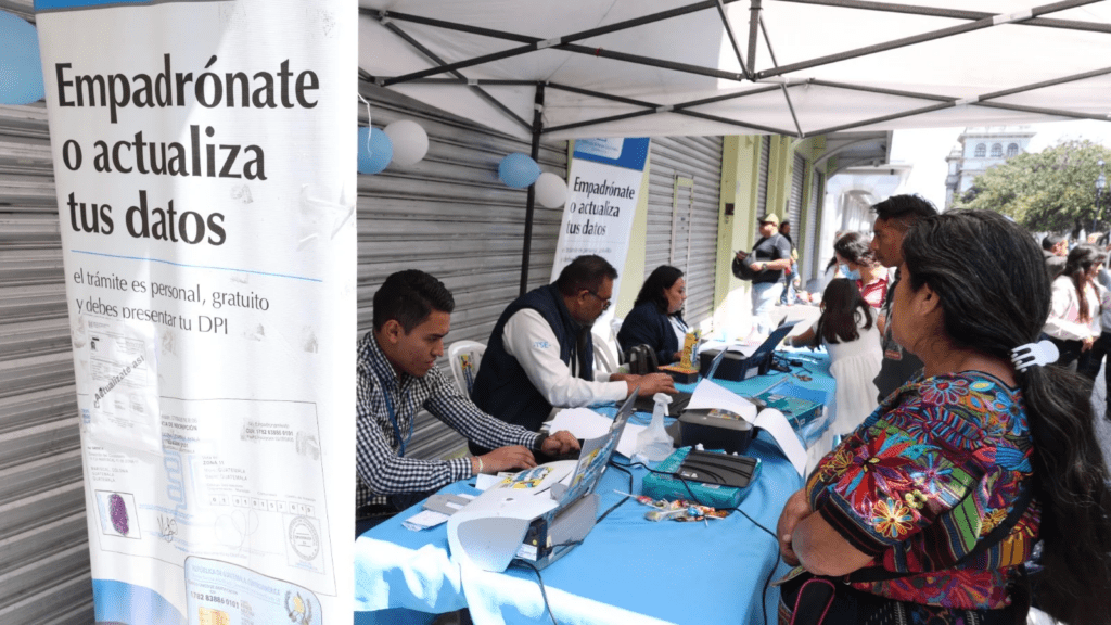 El padrón electoral contiene información sensible de los votantes, pero no toda es pública. Foto: Diario de Centro América.