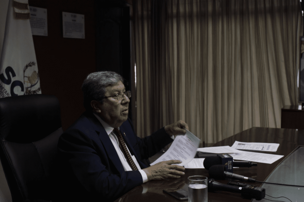 El Secretario de Coordinación Ejecutiva de la Presidencia reiteró que los requisitos son indispensables para asegurar una representatividad libre de corrupción.
