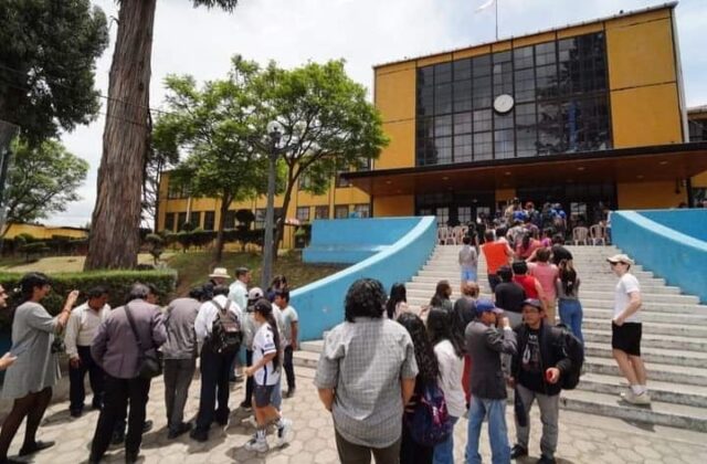 En Quetzaltenango dos bandos se disputan el Centro Intercultural