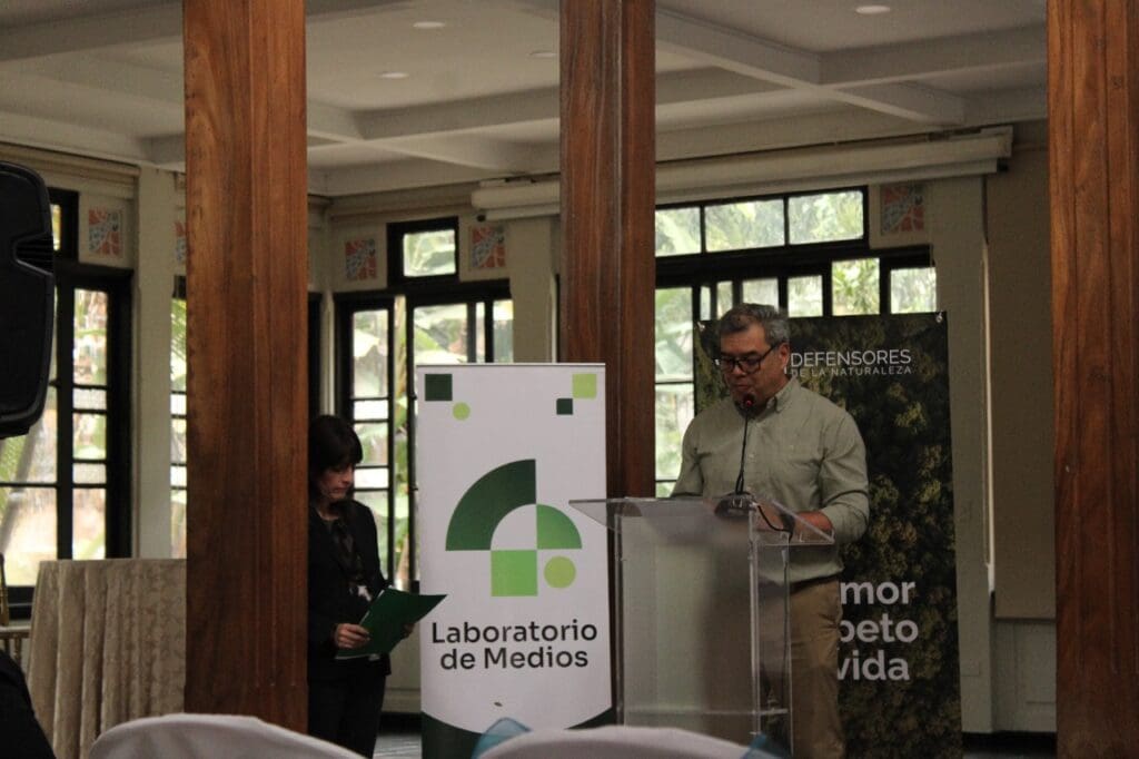 Se trata del Myotis Volans. Es insectívoro, en poblaciones grandes puede consumir hasta nueve toneladas de insectos, lo cual puede ayudar en el combate contra el dengue.