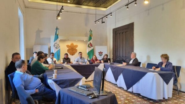 Las ocho personas denunciadas pidieron a la alcaldía suspender temporalmente el trámite de licencias de cambio de uso de suelo, lo cual afectaría a desarrolladoras inmobilarias. 