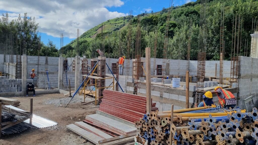 Los establecimientos son de preprimaria y primaria. Están ubicados en dos aldeas de este municipio de Sacatepéquez y beneficiará a 4 mil 122 habitantes.
