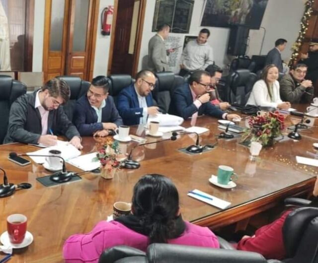 Son Q7 millones más de lo establecido en la propuesta presentada por el equipo financiero en octubre pasado. Será para la alcaldía y sus dos empresas municipales de agua y energía eléctrica.