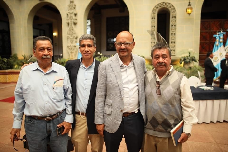 José Fernando Mancilla Beltetón realizó varias investigaciones de supuestos casos de corrupción en la municipalidad de Amatitlán. Recibió amenazas, por eso se fe del país.