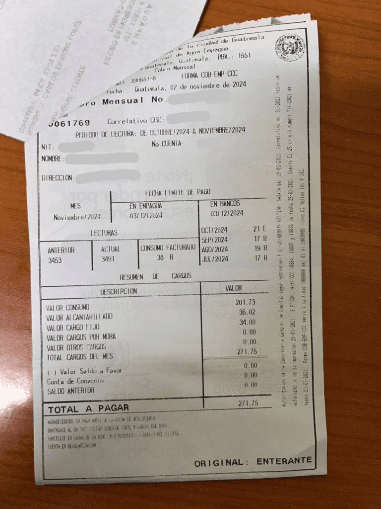 Factura de noviembre 2024 de usuaria del servicio de Empagua.