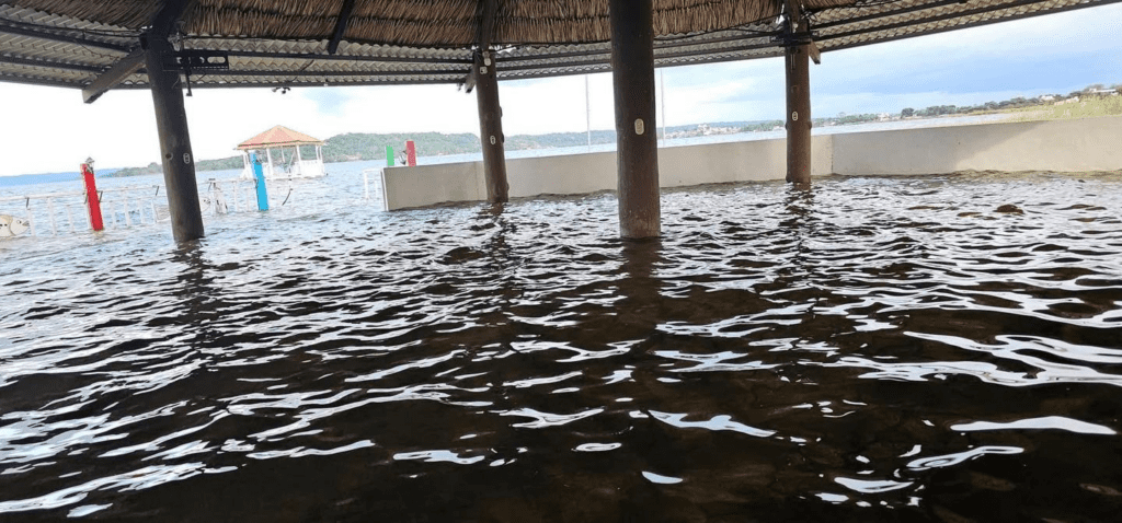 La lluvia cesó hasta principios de enero en San Benito y la isla de Flores, Petén, pero quedaron las secuelas de la subida del lago. Se preparan por si de nuevo llueve pues temen inundarse de nuevo.