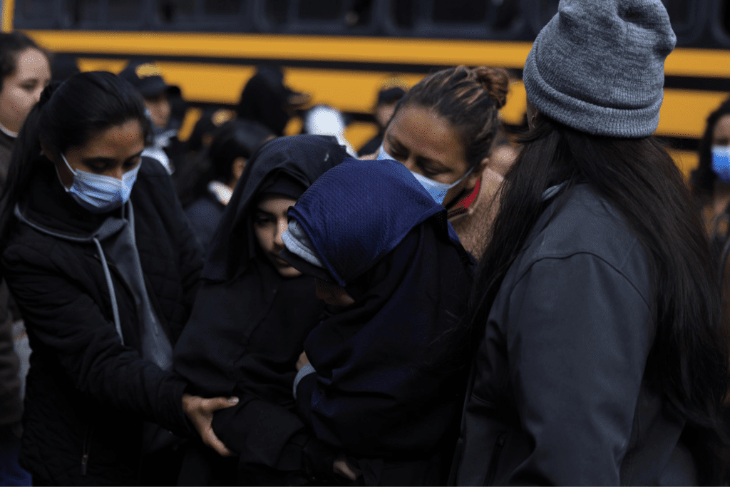 Se estima que la mitad de esta agrupación posee doble nacionalidad, incluida la guatemalteca. Los extranjeros sí pueden ser expulsados del país sin mayor justificación. 