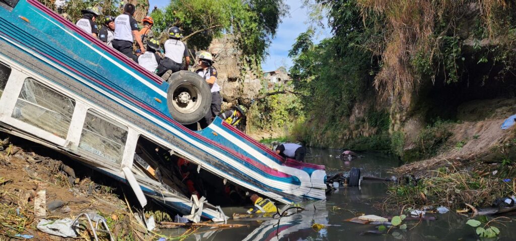 En Guatemala hay 23 mil unidades de transporte extraurbano, la Dirección General de Transportes (DGT), solo tiene a nueve inspectores para supervisarlos.