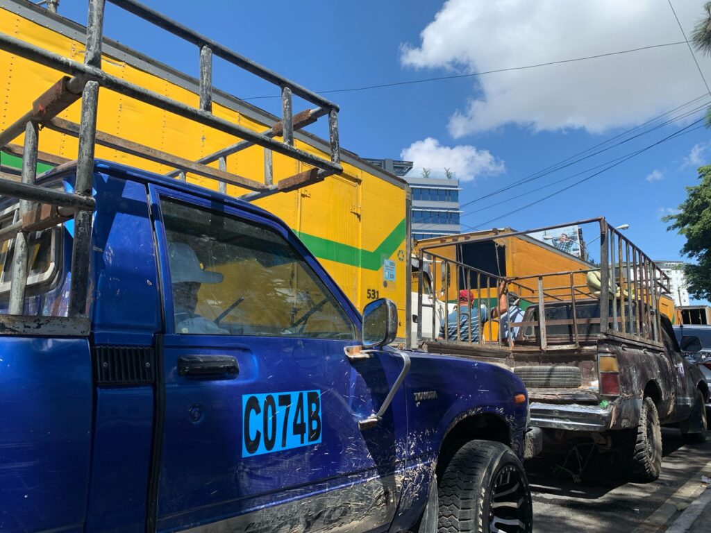 Sin respuestas satisfactorias de parte de la municipalidad de Guatemala y el MARN, trabajadores de la extracción de basura regresan a manifestar su descontento.