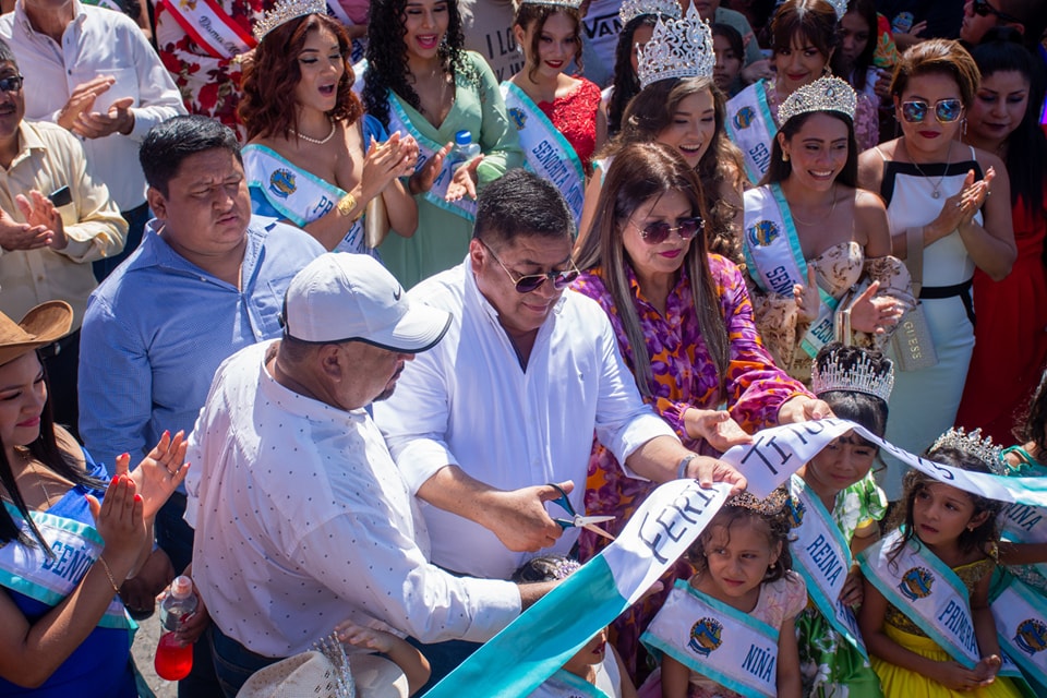 Desfile de inauguración de feria Patululfer 2025.