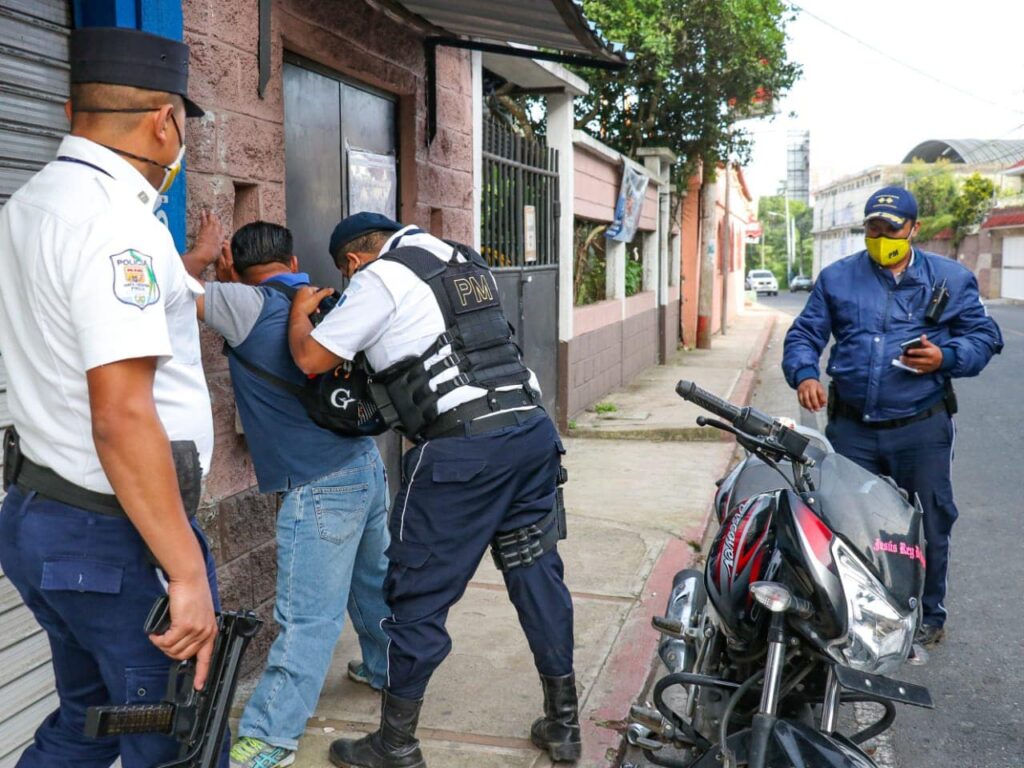 Diálogos publicó los informes de febrero de 2025. Siquinalá lidera en homicidios, San Pedro Ayampuc en lesiones y Santa Lucía Milpas Altas en extorsiones.