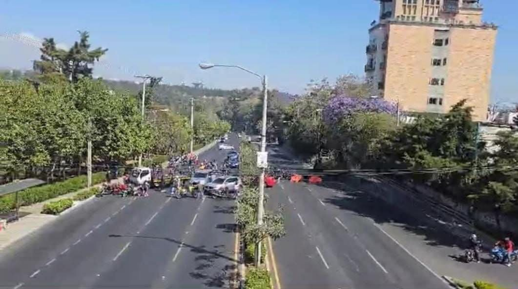 Las motocicletas conforman casi la mitad del parque vehicular y son los vehículos con más accidentes de tránsito. Esto se evitaría al tener un transporte público eficiente.