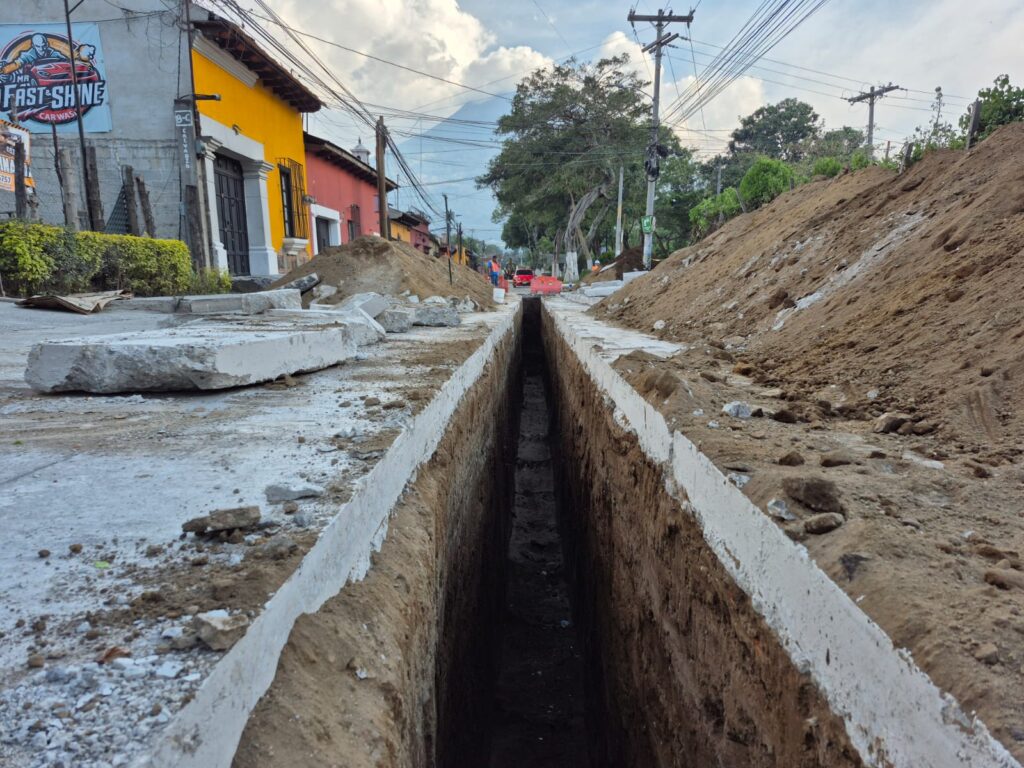 El nuevo entubado en Santa Ana tiene un costo de Q5.8 millones con fondos del Codede y municipal. Foto: Julio Sicán.