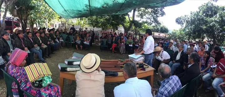 Asamblea de autoridades ancestrales Rtun Tinamit, organización que integra al Grupo Promotor de Tierras Comunales.