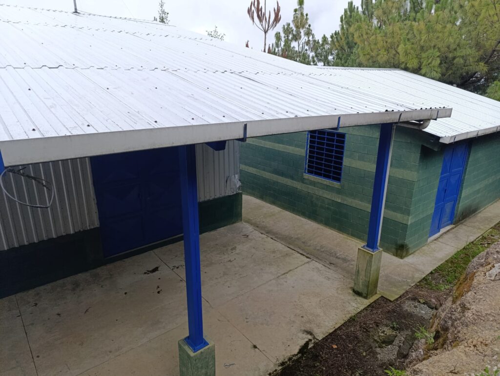 Módulos de separación de desechos sólidos en la planta de tratamiento de Sibinal que funciona dos días a la semana. 