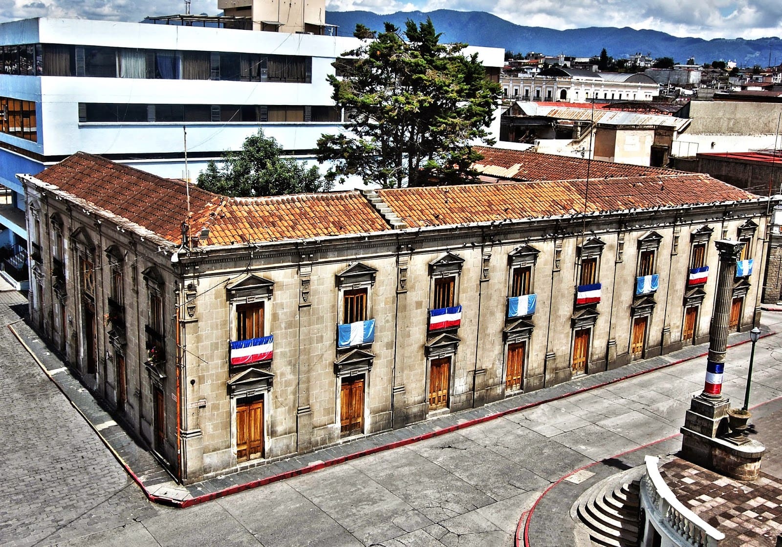 La mujer que denunció al director laboraba en la planta baja del Centro Cultural. Temía por su seguridad y por eso pidió su traslado a otro espacio, pero su petición fue rechazada. Foto: Casa Noj.