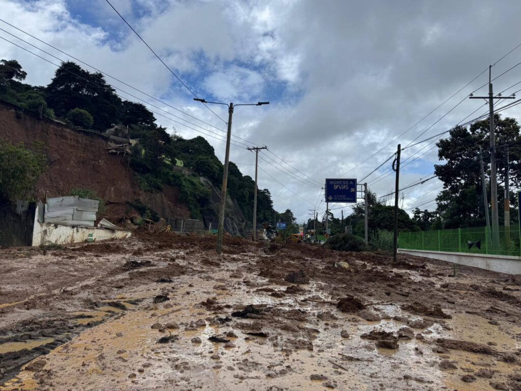 La municipalidad de Fraijanes indicó que la obra que provocó el deslizamiento en el kilómetro 24 sobre Carretera a El Salvador no tenía licencia de construcción.