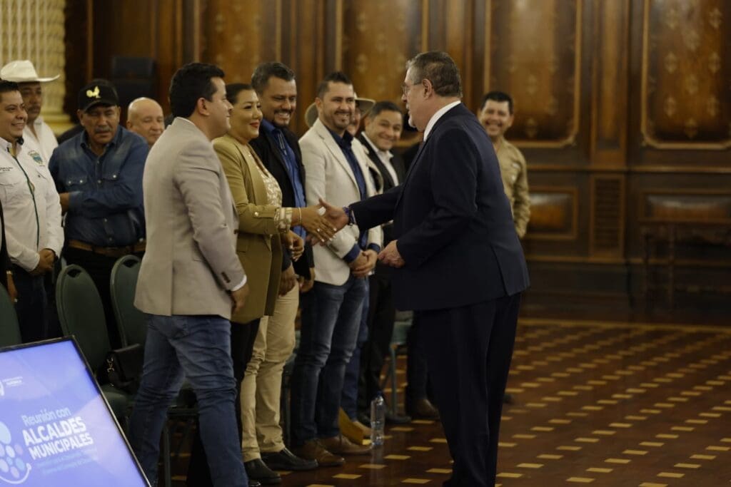 Municipios de Santa Rosa como Barberena, recibieron Q14 millones en aportes extraordinarios de Consejos de Desarrollo. Su alcalde asistió a reuniones anteriores. Fotos: Secretaría de Comunicación Social de la Presidencia.