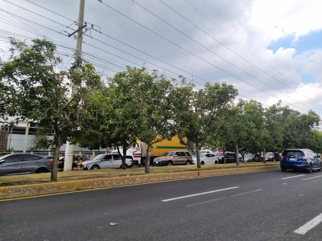 Según registros de la SAT hay en el departamento de Guatemala 200 mil vehículos más circulando en 2026. Foto: Alcaldía Auxiliar zona 21.