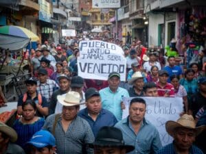 Vecinos de Santiago Atitlán rechazan el regreso del jefe edil, Francisco Coché. Recordó que las manifestaciones están prohibidas debido al estado de Sitio. Agente de la PNC ya se encuentran en el lugar.