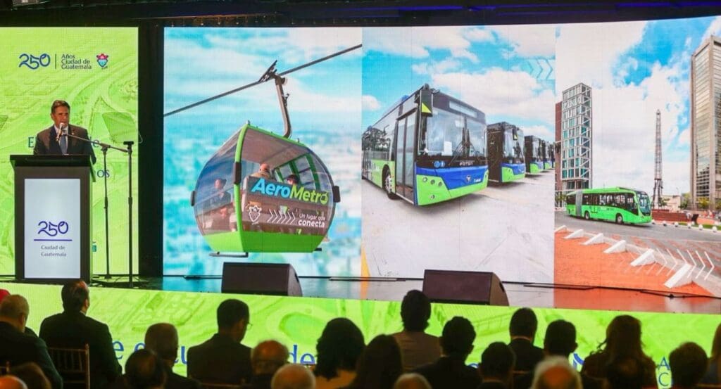 El AeroMetro estará conectado a la red eléctrica de la ciudad. Imagen: redes de Ricardo Quiñónez.