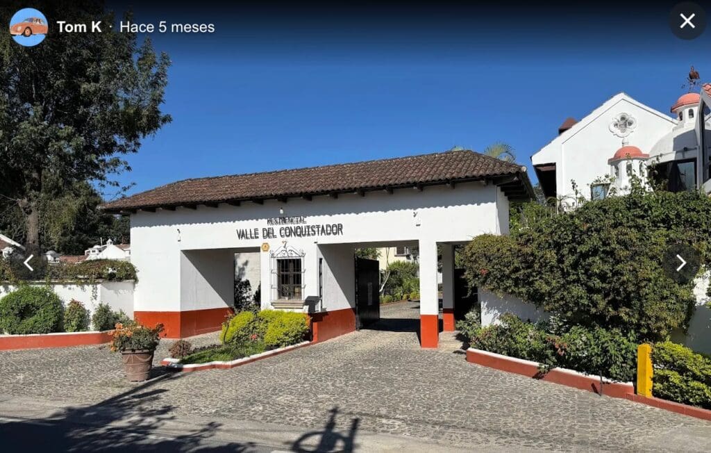 Las casas de Valle del Conquistador pagaban de IUSI Q363.00 al año. Ahora deben pagar Q5 mil 400. Foto: vecinos.