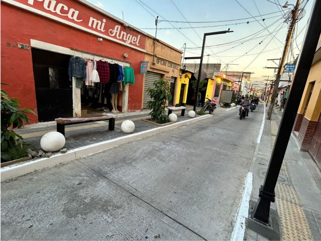 Proyecto "Reposición da la 3a. avenida, entre la 10a. y 5a. calle". Fotografía tomada el 17 de abril de 2026. Foto: Ojoconmipisto.