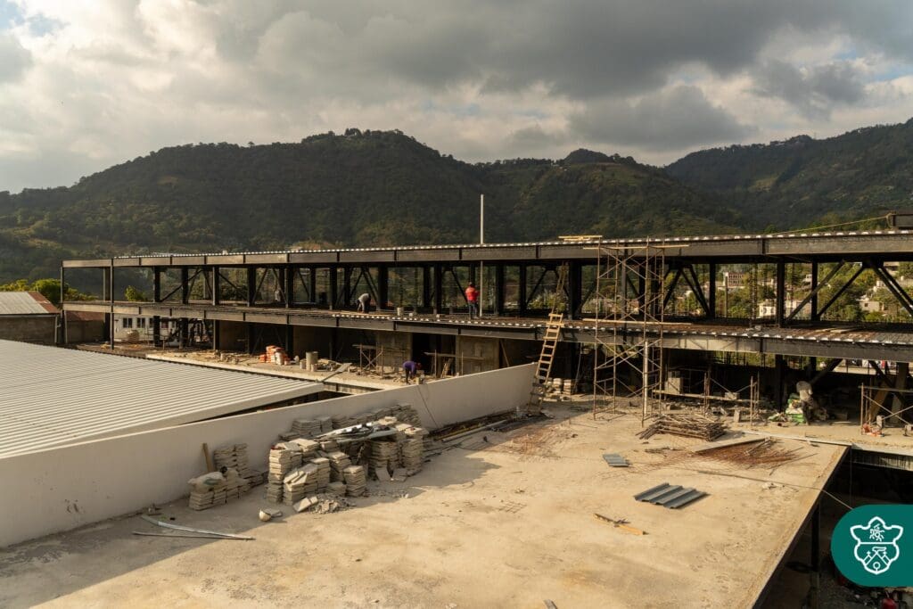 Construcción de escuela primaria en Aldea San Mateo. Enero 2026. Foto: Municipalidad Antigua Guatemala.