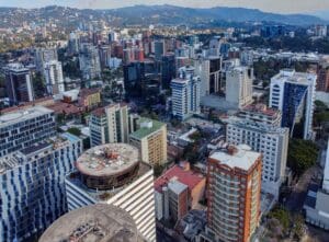 A pesar del auge de apartamentos en el país, el sector constructor mantiene el sismorresistencia tradicional. Solo un proyecto habitacional cuenta con tecnología avanzada de amortiguación.
